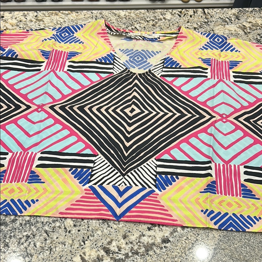 Colorful Geometric Pattern Top - Picture 2 of 5
